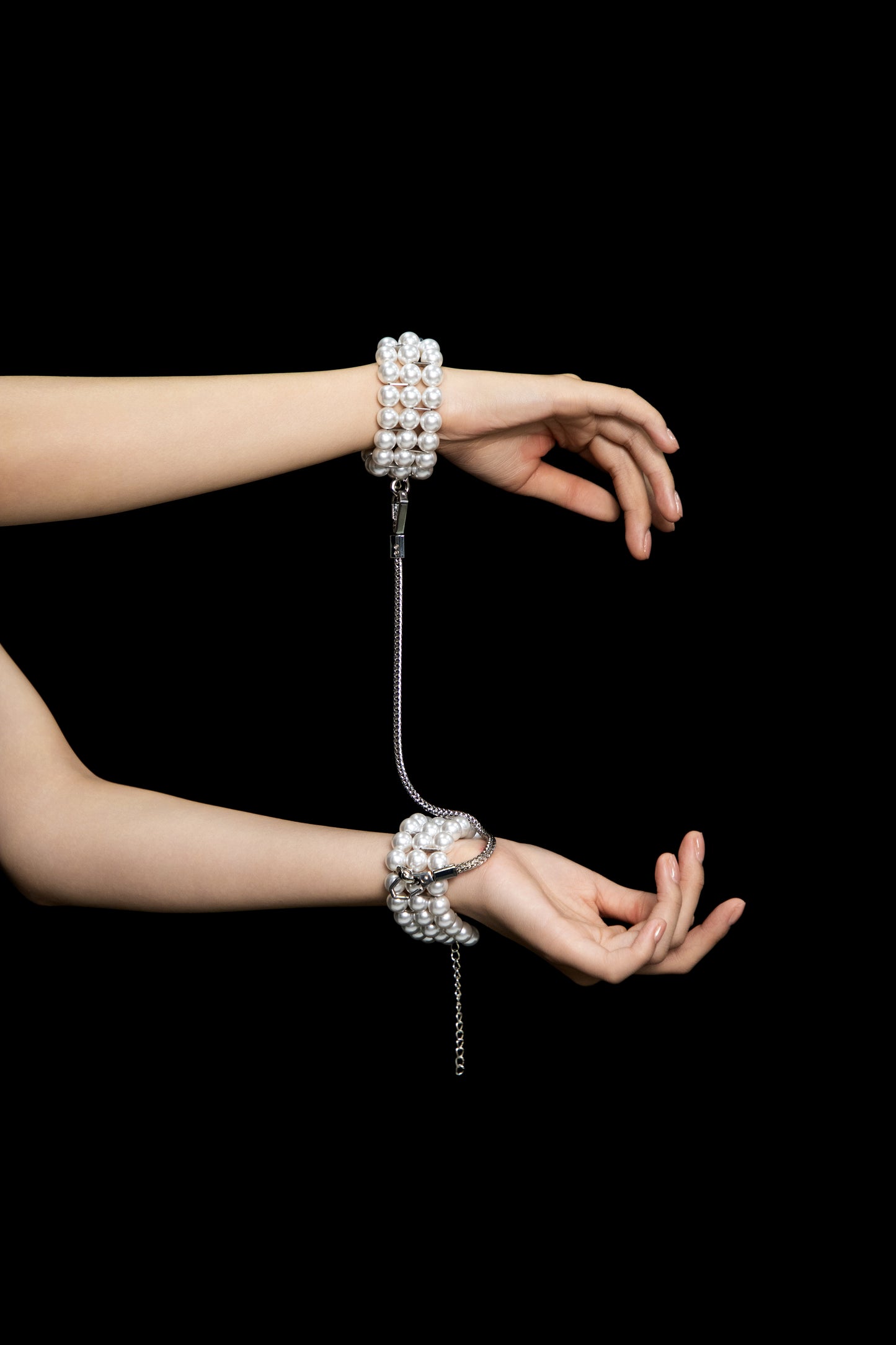 "Miyui" pearl handcuffs