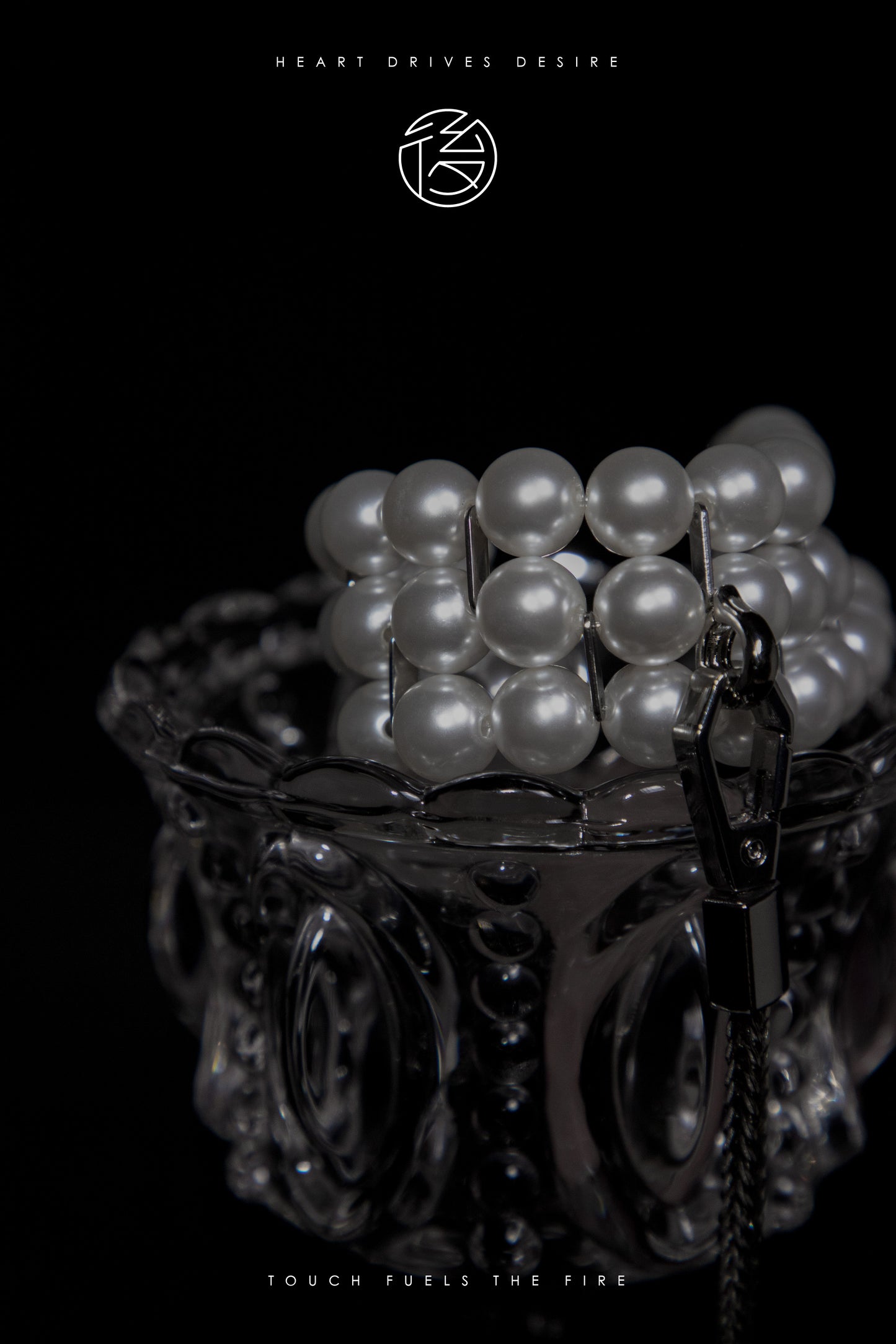 "Miyui" pearl handcuffs